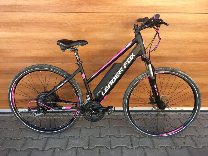 Trekingové Elektrokolo LEADER FOX VENOSA Lady