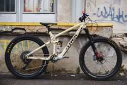 Trek Remedy 9.8 M/L (18.5) Custom lak | lepší výbavu za tuhle cenu nenajdeš!
