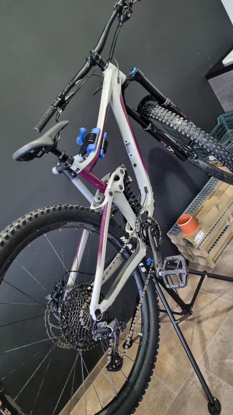 Giant Reign SX 2021 29 vel. M Fox 38 Enduro
