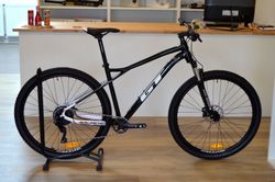 Nový GT Avalanche 29" comp BLACK záruka