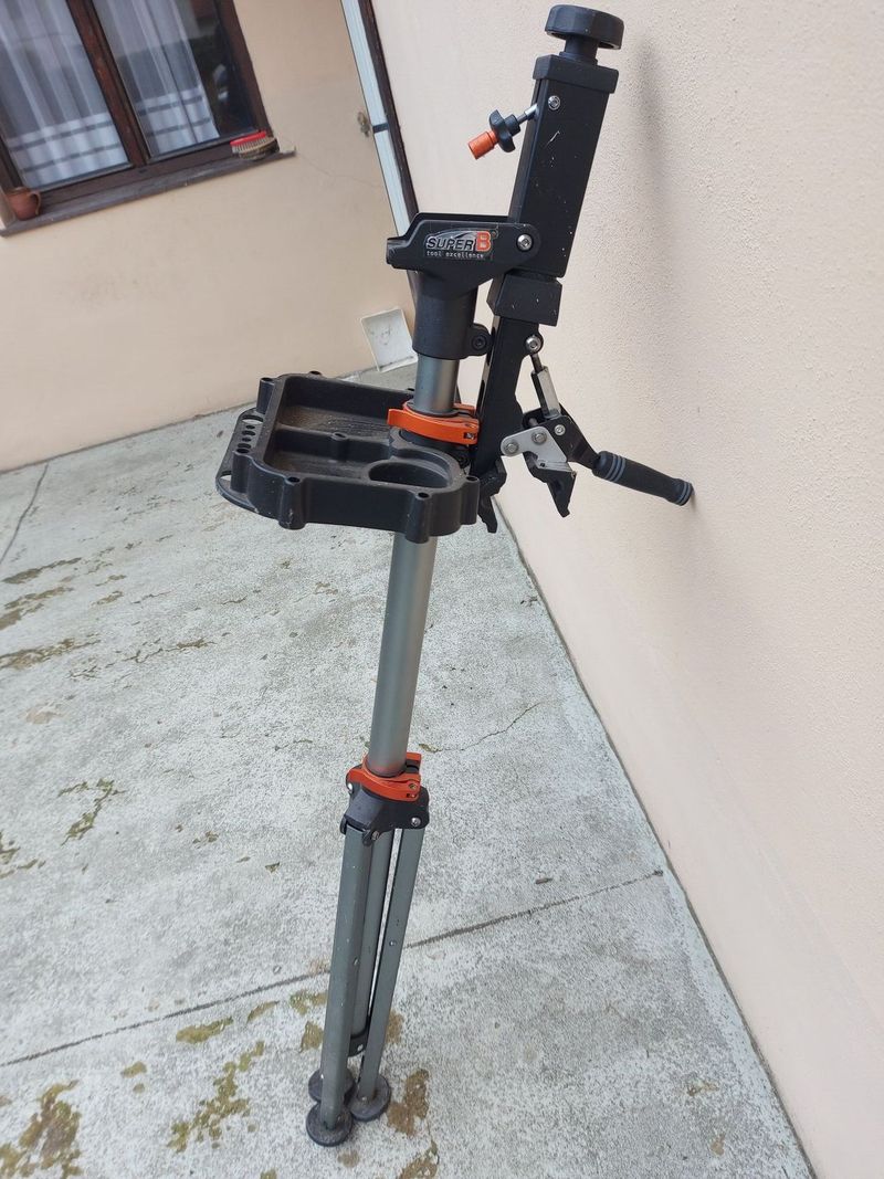 Montážní stojan na kolo SuperB tool excellence