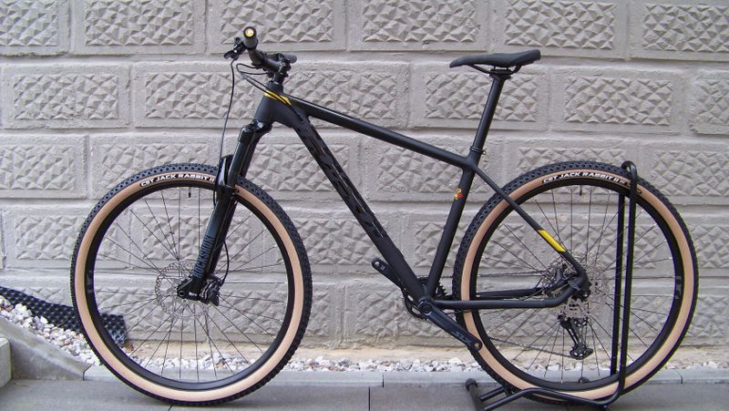 Nové 29" kolo THOMPSON XC-9000, RockShox Recon 120mm, Shimano 1x12, osy BOOST