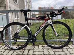 Karbonová časovka Airstreeem 945 TT Plus velikost XS + vybavení