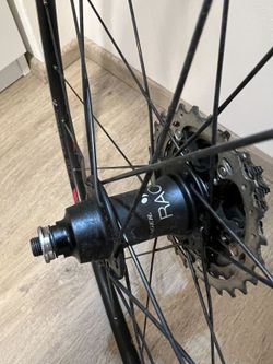 Zapletené zadní kolo včetně kazety Ultegra 11s