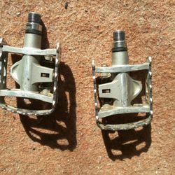 pedály Shimano