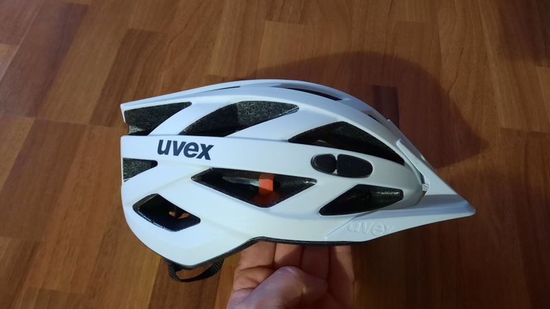 Cyklisticka helma Uvex I-VO CC bila - nova