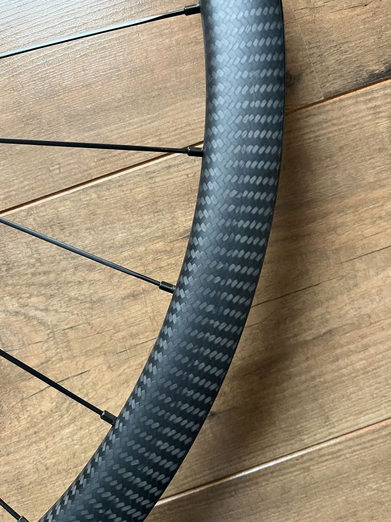 NOVÉ! Výplety Mavic OPEN PRO CARBON 32 UST DISC + Mavic Road Hub Disc CL + DT Swiss Aerolite