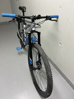 ROCK MACHINE THUNDER 29 LTD 2022 - GLOSS SILVER/SUOMI BLUE/BLACK