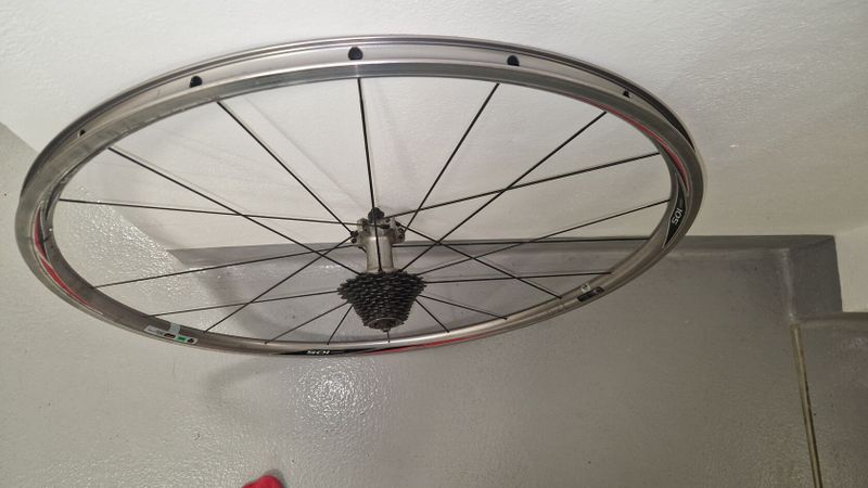 Prodám silniční kola WHR-5600 (Shimano 105) + kazeta Ultegra 10spd