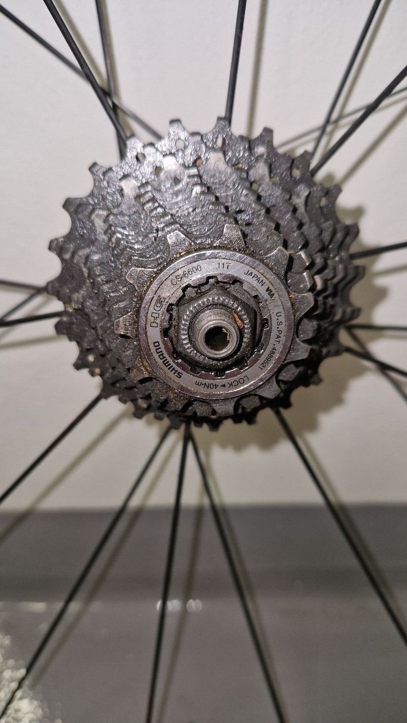 Prodám silniční kola WHR-5600 (Shimano 105) + kazeta Ultegra 10spd