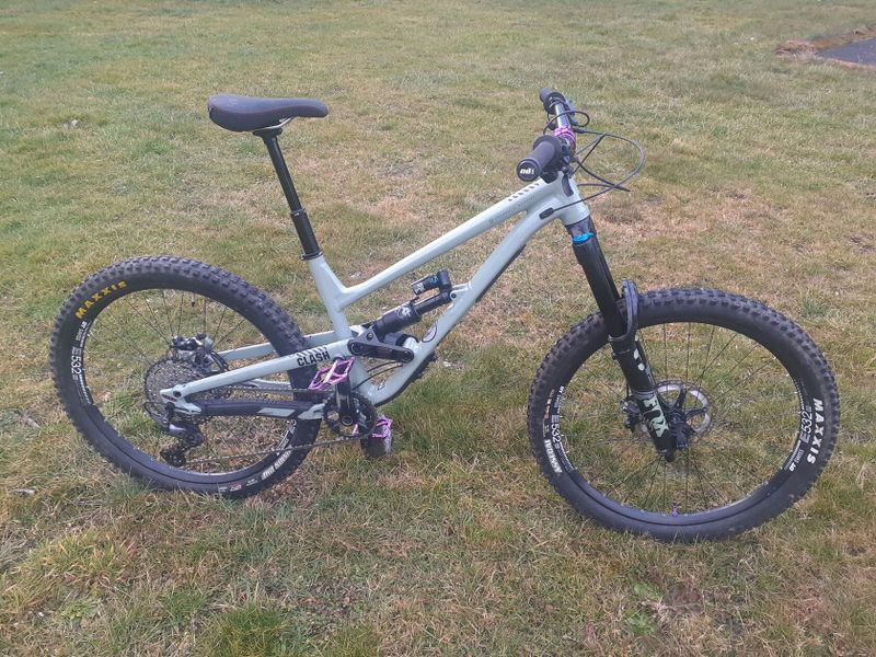 Commencal Clash Essential
