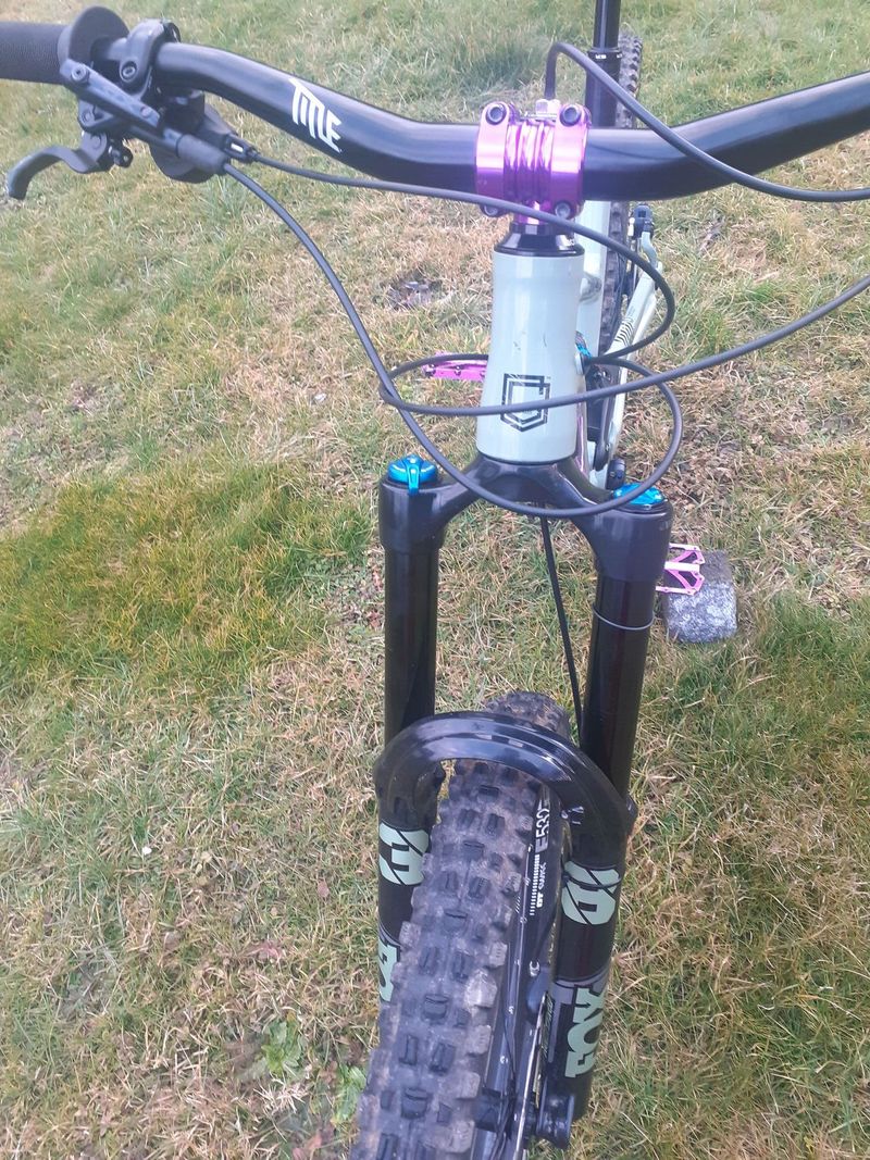 Commencal Clash Essential