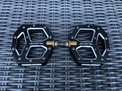 Pedály Shimano Sain PD-M828 váha 477g super stav najeto 300Km 