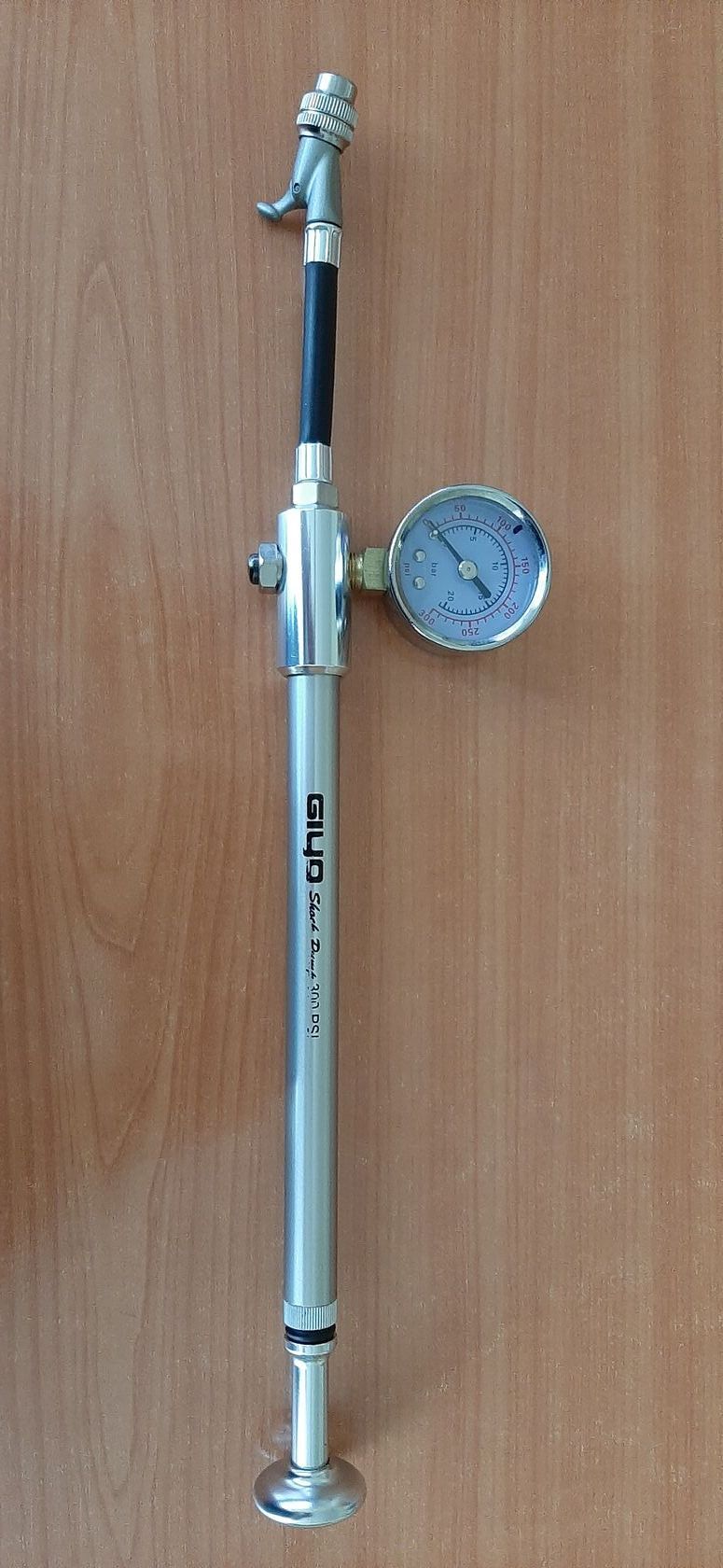 Giyo pumpa pro odpružené vidlice