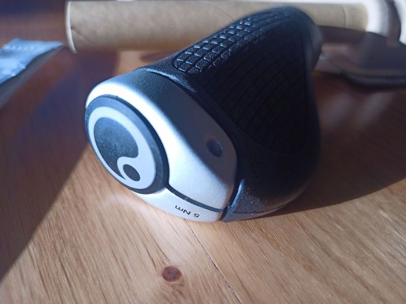Grip Ergon GP-1 pravý.