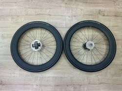 SHIMANO ULTEGRA C60 - plášťové - PEVNÉ OSY X12 + pláště + kotouče + kazeta 