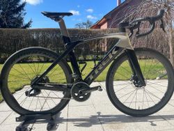 Prodám Trek Madone SLR 7,eTap, Sram Force AXS, vel. 54, black/silver-grey fade - TOP REZERVACE 
