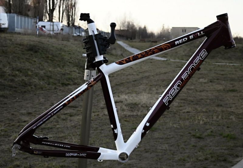 Rám Red Bull Red Rose vel.XS 26”