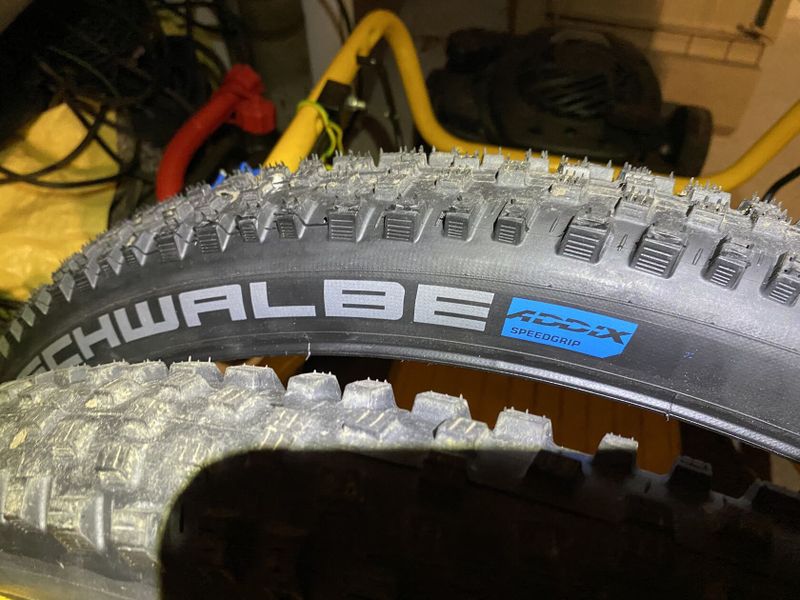 Prodám Schwalbe Nobby nic a Snakeskin