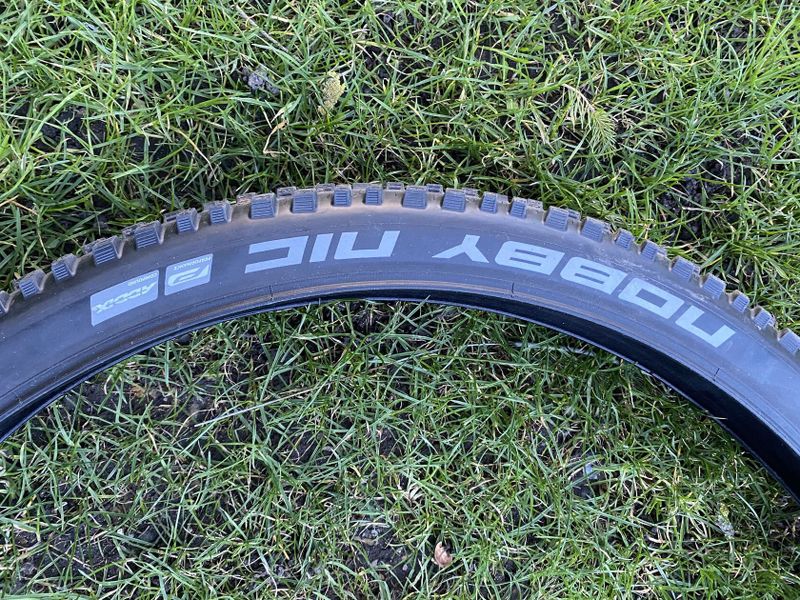 Prodám Schwalbe Nobby nic a Snakeskin