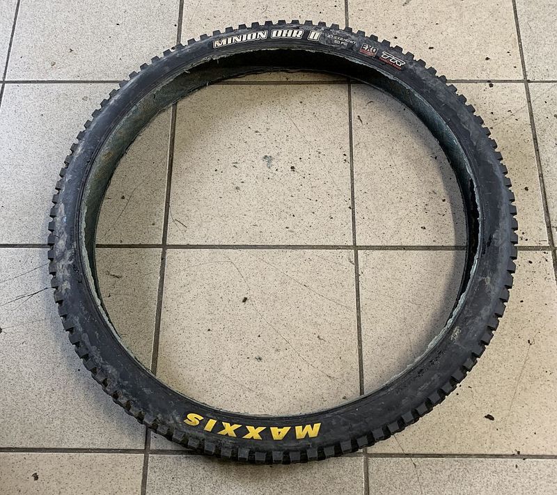Prodám Maxxis Minion DHR 27,5 x 2,4