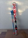 Atomic Redster Jr. 120 cm + hůlky Atomic 95 cm.