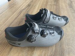 Tretry Sidi GENIUS 10 Mega - black/grey - širší 41, 5