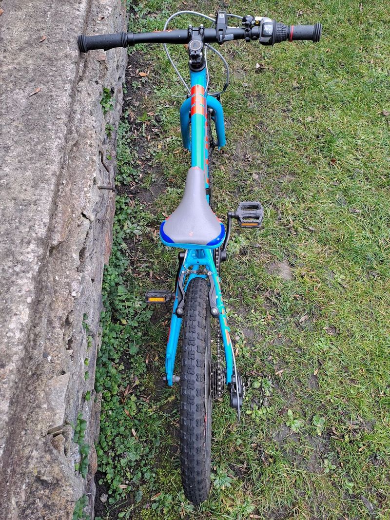 Dětské kolo CUBE KID 200 - kolo s výbornou váhou 9.9 kg a výbavou Shimano ...