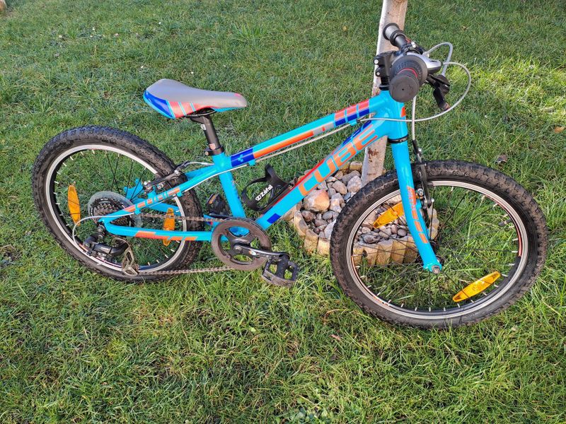 Dětské kolo CUBE KID 200 - kolo s výbornou váhou 9.9 kg a výbavou Shimano ...