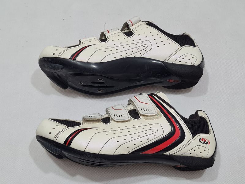 Silniční trety - SPECIALIZED - vel. 42