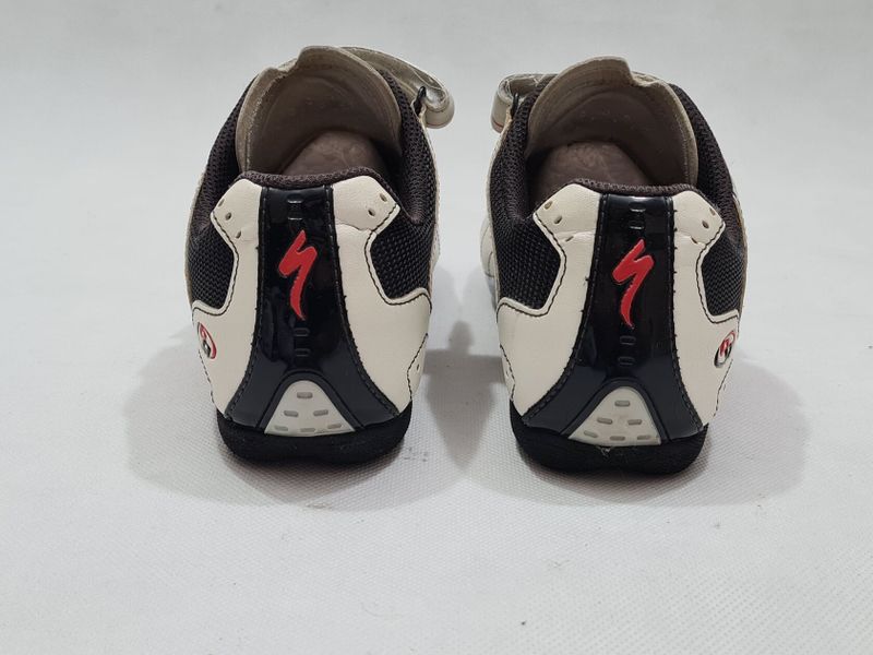 Silniční trety - SPECIALIZED - vel. 42