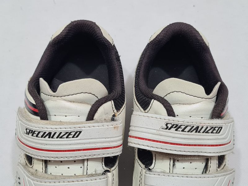 Silniční trety - SPECIALIZED - vel. 42