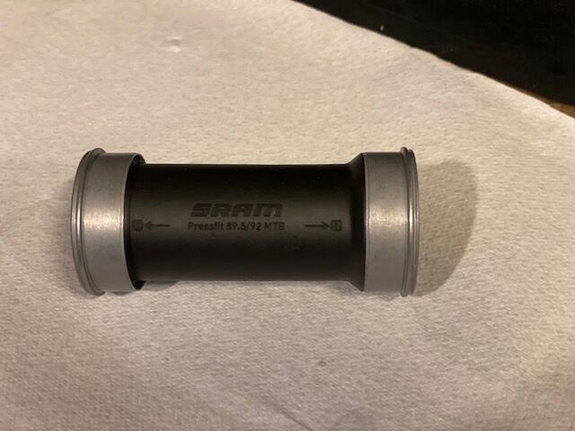 Středová ložiska Sram a Shimano Pressfit