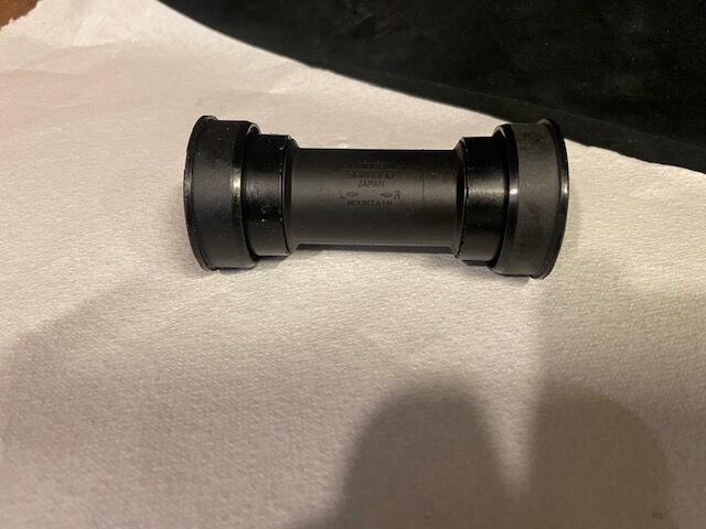 Středová ložiska Sram a Shimano Pressfit
