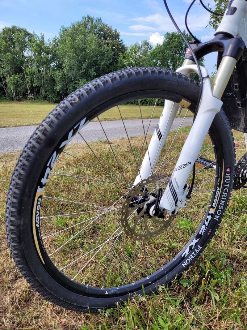 CUBE LTD CC 26" - Competition Line (XT, Reba, Ergon)