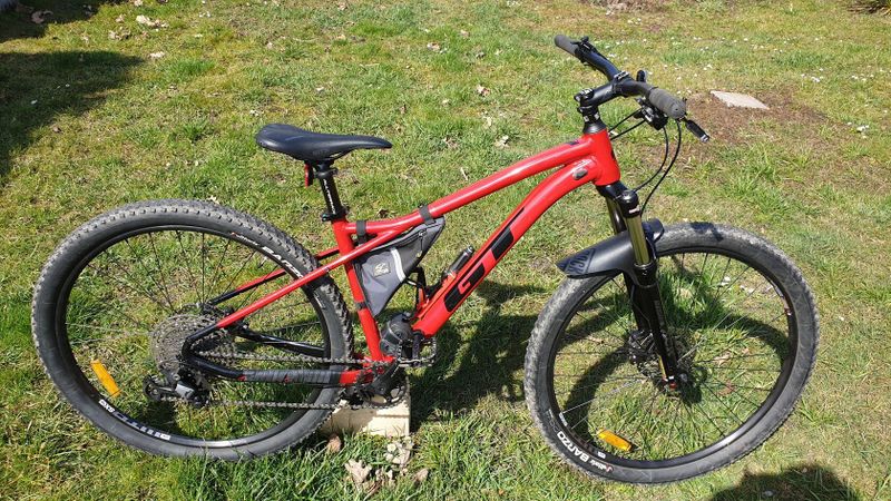 GT Avalanche Elite 29", vel. M + doplňky