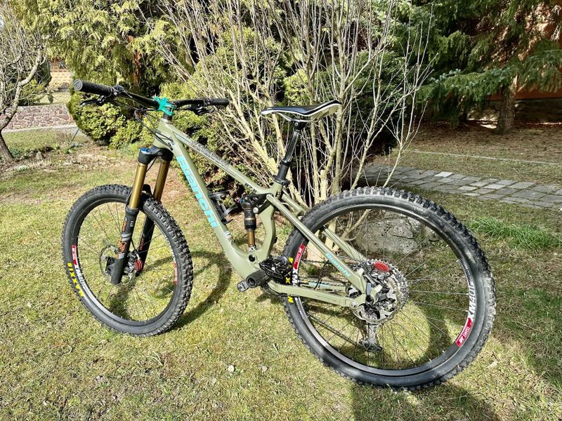 Bianchi Carbon limitovaná edice výročí 100 