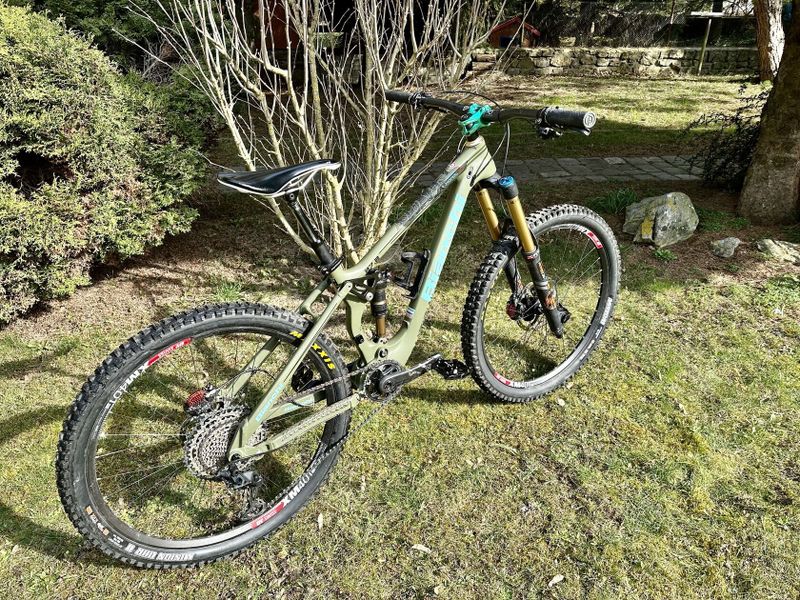 Bianchi Carbon limitovaná edice výročí 100 