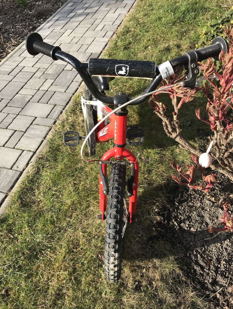Dětské kolo Amulet - červeno-bílá barva, kola 16"