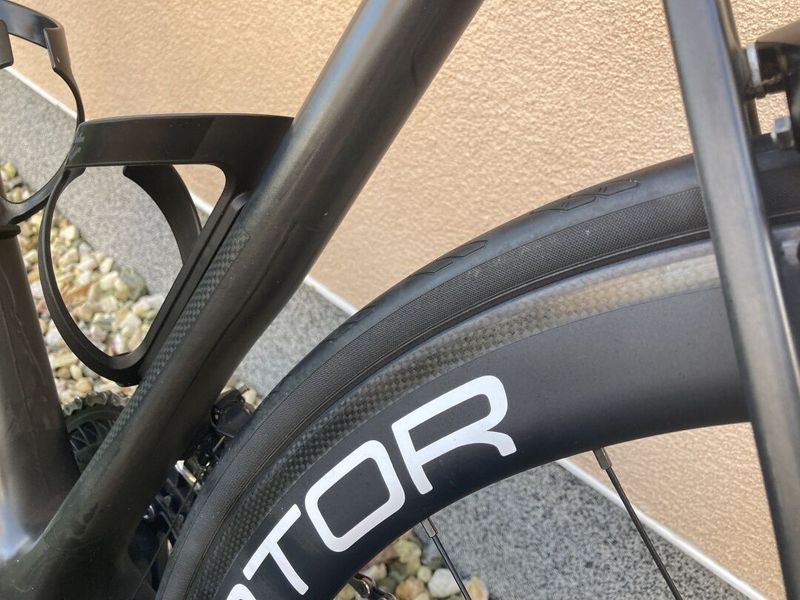 Canyon Ultimate CF SL + carbonové ráfky = top stav