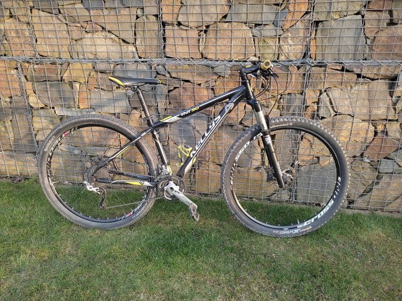 KELLYS TNT 90 17" komplet Shimano XT, Rock Shox Reba