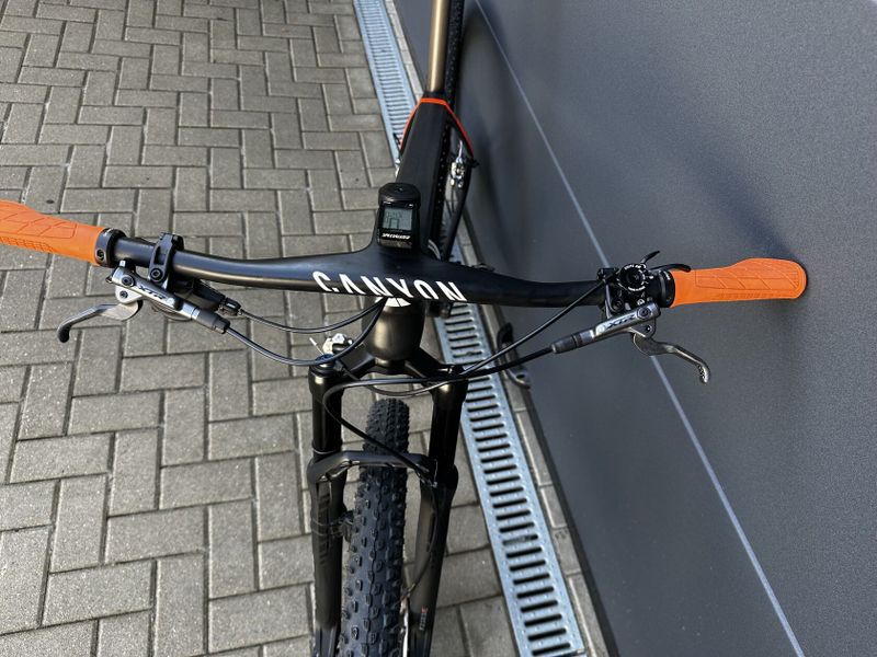 Prodám Canyon Exceed karbon XT závodní super lehký, super tuhý a super pevný pro ty nejnáročnější 