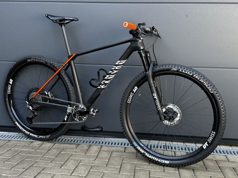 Prodám Canyon Exceed karbon XT závodní super lehký, super tuhý a super pevný pro ty nejnáročnější 