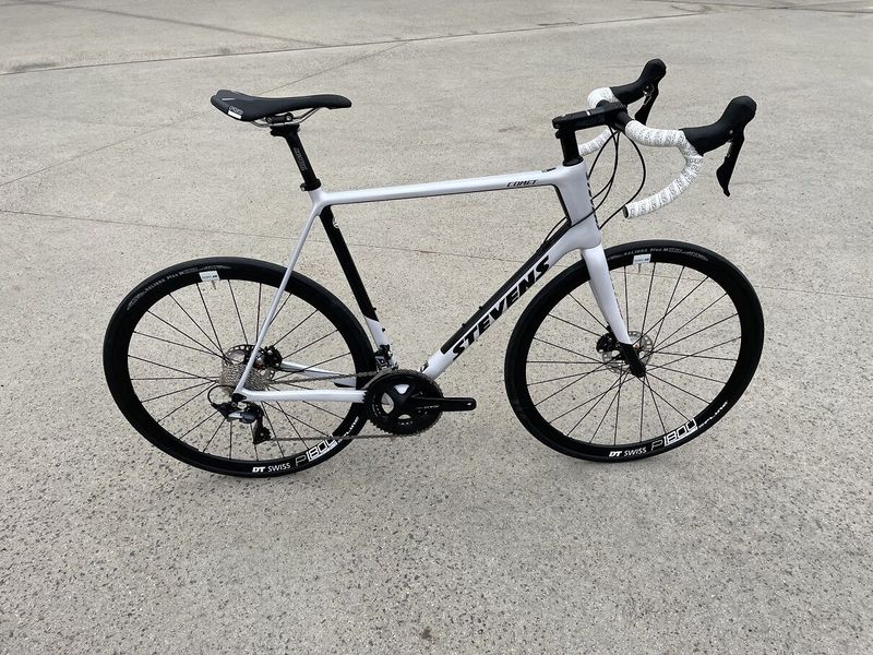 SILNIČNÍ KARBONOVÉ KOLO STEVENS COMET DISC - SHIMANO 105 - vel. rámu 60 cm - NOVÉ 
