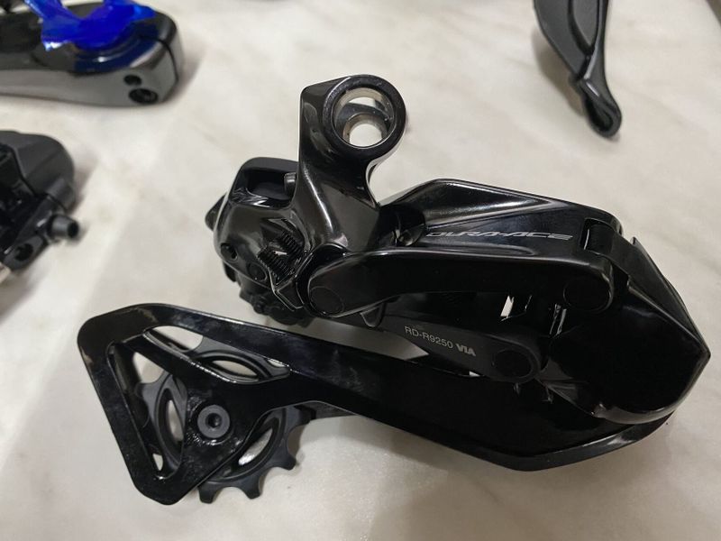NOVÁ - Shimano Dura-Ace Di2 R9250-P silniční sada s powermetre (možno i bez PM)