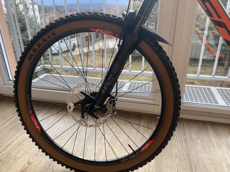 SCOTT Genius XL carbon + náhradné diely