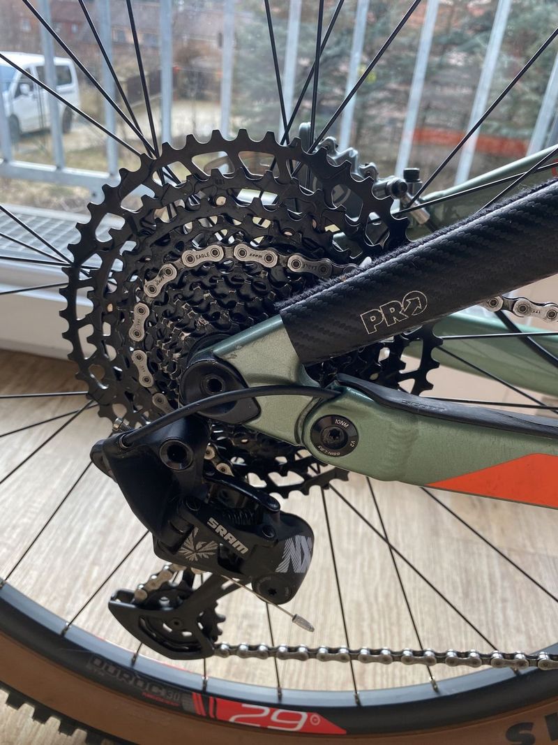 SCOTT Genius XL carbon + náhradné diely