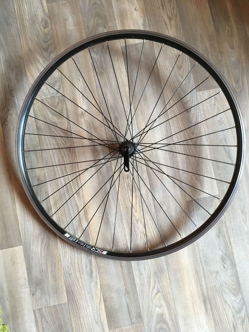 2ks 28" zapletená kola (VYCENTROVANÁ) 622x19 ráfek 36d