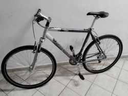 Starší renovované jízdní kolo krosové - trekingové pánské 28" MaxBike