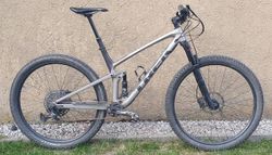 TREK TOP FUEL 9.7 + náhradní díly (viz popis)